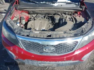2011 Kia Sorento LX with VIN 5XYKT4A29BG085053, listed as a IAAI auction lot 41390173 with 258,761 mi miles. Bid and sale history available at carsss.com. Image 10.