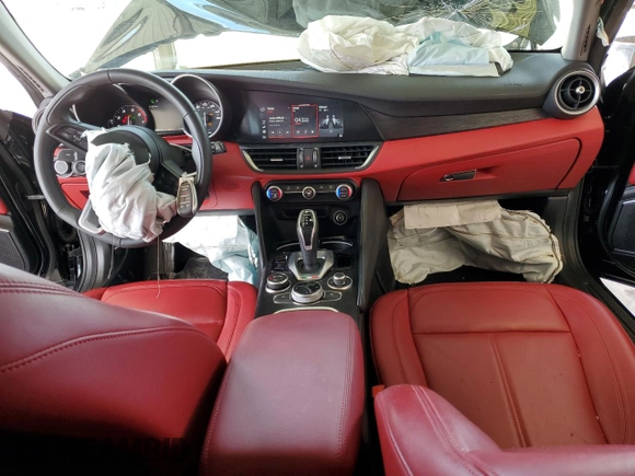 2020 Alfa Romeo Giulia with VIN ZARFAMAN7L7634741, listed as a Copart auction lot 61721612 with 20,681 mi miles. Bid and sale history available at carsss.com. Image 9.