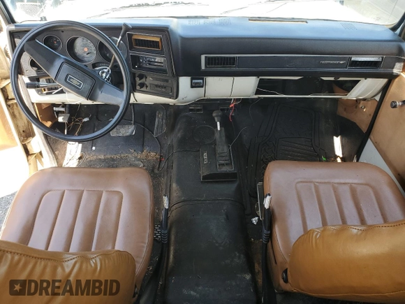 1990 Chevrolet Blazer z VIN 1GNEV18K5LF144221, wystawiony jako Copart lot #52296175 z przebiegiem 114 593 mil mil oraz Szkoda całkowita • Salvage title. Historia ofert i sprzedaży dostępna na DreamBid. Obrazek 8.
