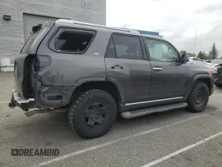 2010 Toyota 4Runner SR5 z VIN JTEZU5JR1A5003267, wystawiony jako Copart lot #55362175 z przebiegiem 449 563 mil mil oraz Szkoda całkowita • Salvage title. Historia ofert i sprzedaży dostępna na DreamBid. Obrazek 3.