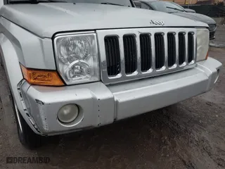 2008 Jeep Commander Sport with VIN 1J8HG48K88C135385, listed as a IAAI auction lot 41044576 with 174,695 mi miles. Bid and sale history available at carsss.com. Image 6.