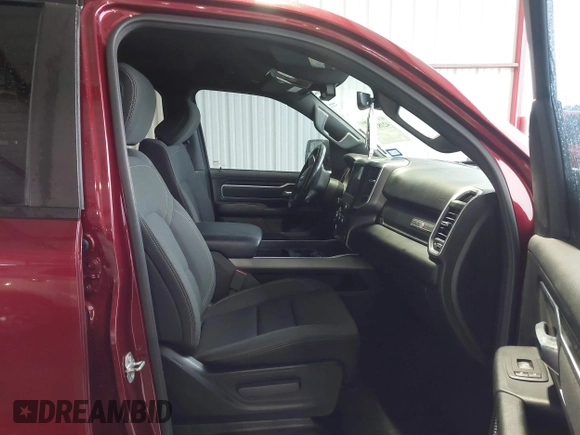 2021 Ram 1500 Big Horn z VIN 1C6SRFBTXMN537368, wystawiony jako IAAI lot #42183805 z przebiegiem 66 844 mil mil oraz . Historia ofert i sprzedaży dostępna na DreamBid. Obrazek 5.