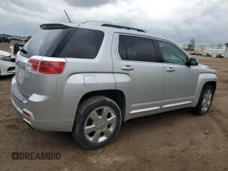 2015 GMC Terrain Denali z VIN 2GKFLZE30F6427420, wystawiony jako Copart lot #56643175 z przebiegiem 28 682 mil mil oraz Czysty tytuł • Clean title. Historia ofert i sprzedaży dostępna na DreamBid. Obrazek 3.