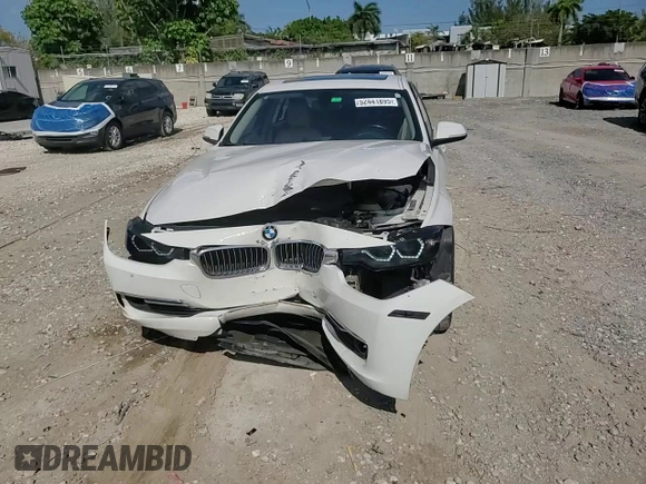 2013 BMW 3 Series 328i xDrive z VIN WBA3B5C57DF597059, wystawiony jako Copart lot #52441895 z przebiegiem 154 003 mil mil oraz Szkoda całkowita • Salvage title. Historia ofert i sprzedaży dostępna na DreamBid. Obrazek 13.