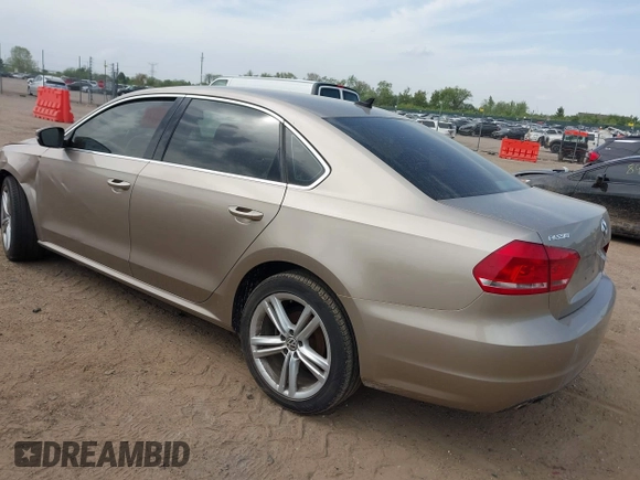 2015 Volkswagen Passat SE z VIN 1VWBV7A3XFC015671, wystawiony jako IAAI lot #41809970 z przebiegiem 192 712 mil mil oraz . Historia ofert i sprzedaży dostępna na DreamBid. Obrazek 3.
