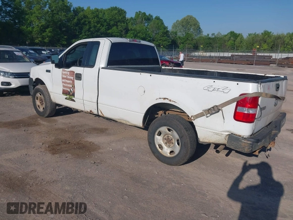 2006 Ford F-150 XL with VIN 1FTRF14W06NB28681, listed as a IAAI auction lot 42147085 with 381,160 mi miles. Bid and sale history available at carsss.com. Image 3.