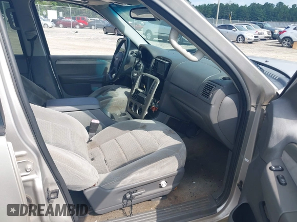 2004 Ford Explorer XLT с VIN 1FMZU63K24UC23971, выставлен на аукционе IAAI как лот 42649022 с пробегом 228 794 миль миль и . История ставок и продаж доступна на DreamBid. Изображение 5.