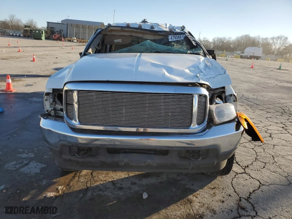 2001 Ford Super Duty F-250 XL with VIN 1FTNW21F81EA57358, listed as a Copart auction lot 47938815 with 493,228 mi miles and Salvage Title. Bid and sale history available at carsss.com. Image 5.