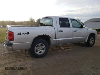 2006 Dodge Dakota SLT with VIN 1D7HW48N46S641521, listed as a Copart auction lot 71381094 with 202,208 mi miles and Salvage Title. Bid and sale history available at carsss.com. Image 3.
