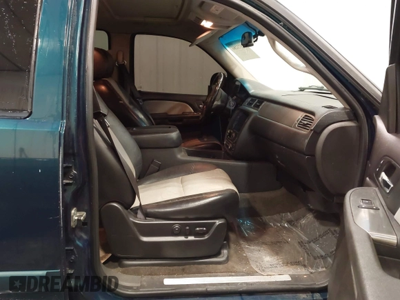 2007 Chevrolet Suburban LTZ with VIN 3GNFK16337G265066, listed as a IAAI auction lot 42373286 with 241,759 mi miles and . Bid and sale history available at DreamBid. Image 5.