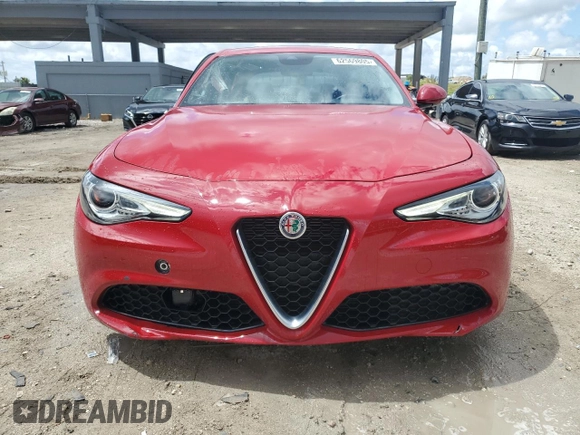 2020 Alfa Romeo Giulia z VIN ZARFAMAN0L7631101, wystawiony jako Copart lot #62569805 z przebiegiem 27 223 mil mil oraz Czysty tytuł • Clean title. Historia ofert i sprzedaży dostępna na DreamBid. Obrazek 5.