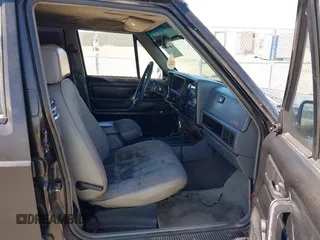 1994 Jeep Cherokee Sport with VIN 1J4FJ68S2RL175128, listed as a IAAI auction lot 41722936 with 345,700 mi miles and . Bid and sale history available at DreamBid. Image 5.