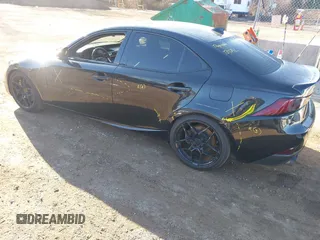 2018 Lexus IS 350 z VIN JTHCZ1D2XJ5015676, wystawiony jako IAAI lot #41816860 z przebiegiem 100 491 mil mil oraz . Historia ofert i sprzedaży dostępna na DreamBid. Obrazek 3.