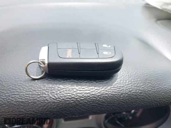 2019 Dodge Journey SE with VIN 3C4PDCBB6KT833777, listed as a IAAI auction lot 42411738 with 32,133 mi miles and . Bid and sale history available at DreamBid. Image 11.