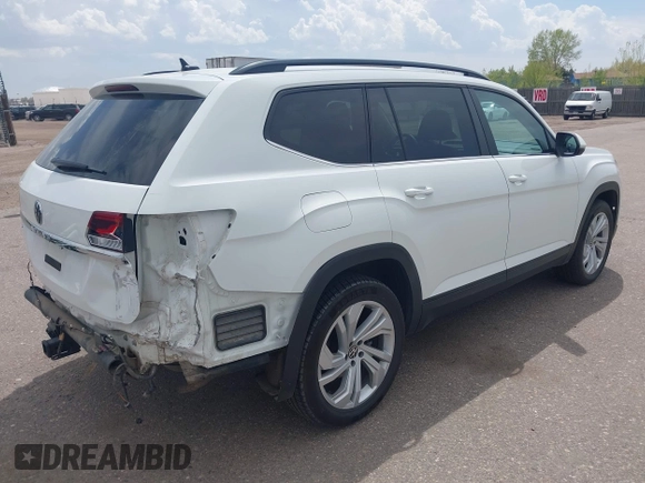 2022 Volkswagen Atlas SE with VIN 1V2WR2CA2NC524674, listed as a IAAI auction lot 42116089 with 55,598 mi miles and . Bid and sale history available at DreamBid. Image 4.