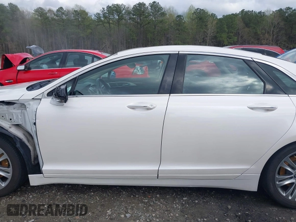 2015 Lincoln MKZ with VIN 3LN6L2G93FR610979, listed as a IAAI auction lot 41847966 with 184,166 mi miles. Bid and sale history available at carsss.com. Image 14.