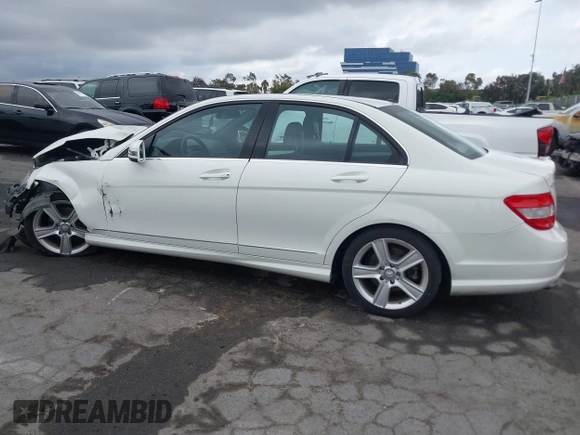 2011 Mercedes-Benz C 300 Sport с VIN WDDGF5EBXBR146530, выставлен на аукционе IAAI как лот 40389541 с пробегом 108 831 миль миль и . История ставок и продаж доступна на DreamBid. Изображение 14.