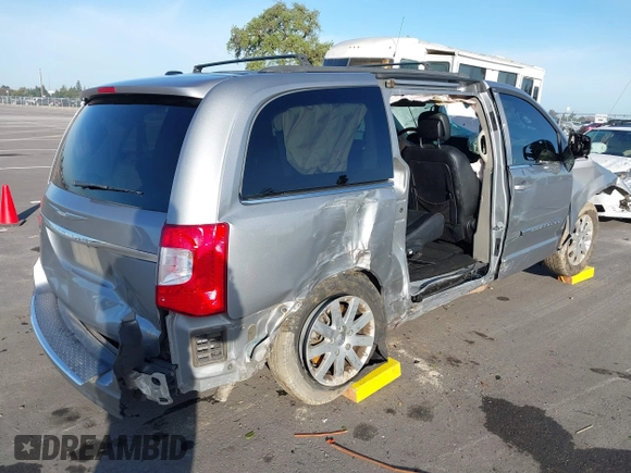 2015 Chrysler Town & Country Touring with VIN 2C4RC1BG3FR696320, listed as a IAAI auction lot 41826122 with 1 mi miles. Bid and sale history available at carsss.com. Image 4.