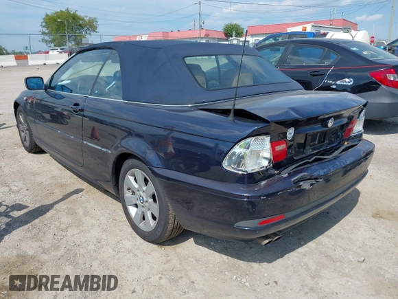 2005 BMW 3 Series 325Ci with VIN WBABW33405PL35066, listed as a IAAI auction lot 40118380 with 245,479 mi miles and . Bid and sale history available at carsss.com. Image 3.