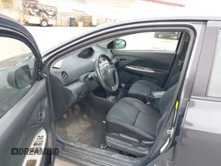 2010 Toyota Yaris с VIN JTDBT4K33A4069192, выставлен на аукционе IAAI как лот 42466525 с пробегом 218 489 миль миль и . История ставок и продаж доступна на DreamBid. Изображение 12.