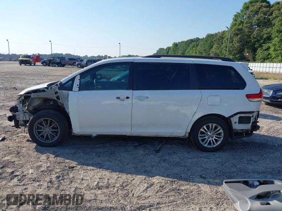 2013 Toyota Sienna XLE AAS с VIN 5TDYK3DC9DS382857, выставлен на аукционе IAAI как лот 42653901 с пробегом 118 790 миль миль и . История ставок и продаж доступна на DreamBid. Изображение 15.