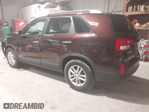 2015 Kia Sorento LX with VIN 5XYKTCA67FG567068, listed as a IAAI auction lot 41942477 with 155,091 mi miles. Bid and sale history available at carsss.com. Image 3.