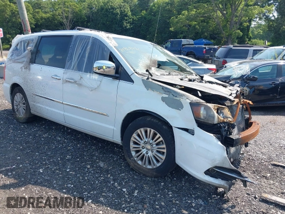 2015 Chrysler Town & Country Limited Platinum with VIN 2C4RC1GG2FR554713, listed as a IAAI auction lot 39868461 with 110,282 mi miles. Bid and sale history available at carsss.com. Image 1.