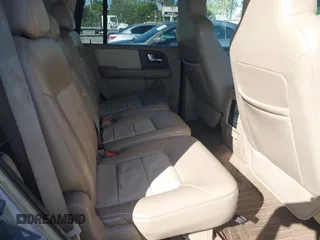 2006 Ford Expedition Eddie Bauer z VIN 1FMPU18506LA93436, wystawiony jako IAAI lot #42183646 z przebiegiem 220 791 mil mil oraz . Historia ofert i sprzedaży dostępna na DreamBid. Obrazek 8.