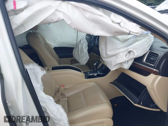 2016 Toyota Highlander Limited with VIN 5TDDKRFH2GS353523, listed as a IAAI auction lot 42440458 with 149,977 mi miles and . Bid and sale history available at DreamBid. Image 5.