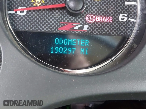 2007 Chevrolet Suburban LTZ z VIN 3GNFK16387G224495, wystawiony jako IAAI lot #42463438 z przebiegiem 190 297 mil mil oraz . Historia ofert i sprzedaży dostępna na DreamBid. Obrazek 7.