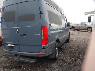 2019 Mercedes-Benz Sprinter Cargo Van with VIN WD4PF0CD5KT004774, listed as a IAAI auction lot 41262434 with 1 mi miles. Bid and sale history available at carsss.com. Image 3.
