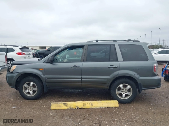 2008 Honda Pilot EX with VIN 5FNYF184X8B038749, listed as a IAAI auction lot 41419942 with 142,857 mi miles. Bid and sale history available at carsss.com. Image 14.