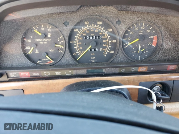 1988 Mercedes-Benz 560 with VIN WDBCA39D8JA407186, listed as a Copart auction lot 80227564 with 139,243 mi miles and Clean Title. Bid and sale history available at DreamBid. Image 9.