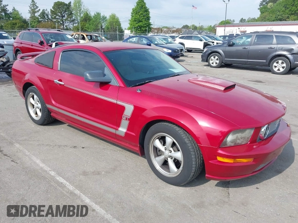 2008 Ford Mustang GT Deluxe with VIN 1ZVHT82H285194618, listed as a IAAI auction lot 42001961 with 129,781 mi miles and . Bid and sale history available at carsss.com. Image 1.