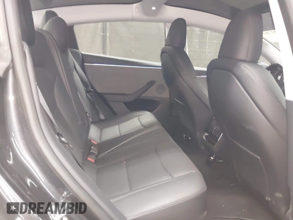 2025 Tesla Model 3 Long Range with VIN 5YJ3E1EA4SF952168, listed as a IAAI auction lot 42281783 with 3,926 mi miles and . Bid and sale history available at DreamBid. Image 8.