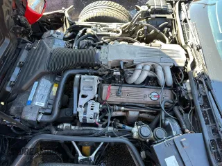 1990 Chevrolet Corvette z VIN 1G1YY2385L5119459, wystawiony jako Copart lot #55402695 z przebiegiem 51 537 mil mil oraz Tytuł czysty. Historia ofert i sprzedaży dostępna na DreamBid. Obrazek 7.