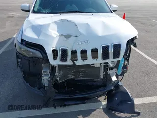2019 Jeep Cherokee Latitude with VIN 1C4PJMCB5KD212940, listed as a IAAI auction lot 41762856 with 86,777 mi miles. Bid and sale history available at carsss.com. Image 6.