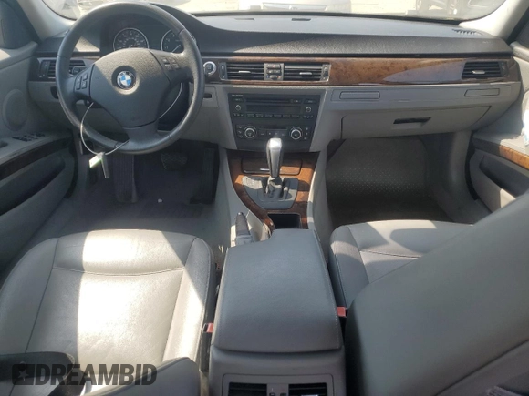 2008 BMW 3 Series 328i with VIN WBAVC53538FZ87992, listed as a Copart auction lot 60112495 with 138,489 mi miles and Clean title. Bid and sale history available at DreamBid. Image 8.