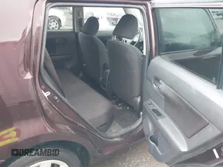2009 Scion xB z VIN JTLKE50E291096437, wystawiony jako IAAI lot #42330359 z przebiegiem 226 699 mil mil oraz . Historia ofert i sprzedaży dostępna na DreamBid. Obrazek 8.