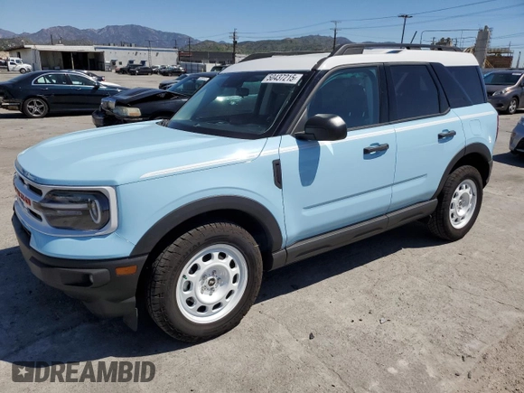 2024 Ford Bronco Sport Heritage z VIN 3FMCR9G64RRE99850, wystawiony jako Copart lot #50437215 z przebiegiem 8 704 mil mil oraz Szkoda całkowita • Salvage title. Historia ofert i sprzedaży dostępna na DreamBid. Obrazek 1.