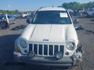 2007 Jeep Liberty Sport z VIN 1J4GL48K77W641490, wystawiony jako IAAI lot #42139494 z przebiegiem 110 746 mil mil oraz . Historia ofert i sprzedaży dostępna na DreamBid. Obrazek 12.