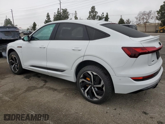 2023 Audi e-tron Sportback Premium Plus z VIN WA12ABGE1PB007387, wystawiony jako Copart lot #50734225 z przebiegiem 48 484 mil mil oraz Szkoda całkowita • Salvage title. Historia ofert i sprzedaży dostępna na DreamBid. Obrazek 2.