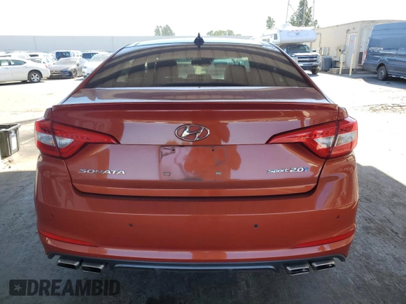 2015 Hyundai Sonata Limited z VIN 5NPE34AB2FH081938, wystawiony jako Copart lot #58261725 z przebiegiem 93 051 mil mil oraz Szkoda całkowita • Salvage title. Historia ofert i sprzedaży dostępna na DreamBid. Obrazek 6.