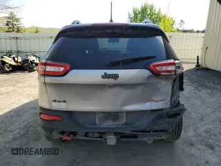 2017 Jeep Cherokee Trailhawk L Plus с VIN 1C4PJMBS0HD214427, выставлен на аукционе Copart как лот 57035035 с пробегом 123 957 миль миль и Списание • Salvage title. История ставок и продаж доступна на DreamBid. Изображение 6.