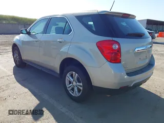 2013 Chevrolet Equinox LS z VIN 2GNFLCEK9D6201879, wystawiony jako IAAI lot #41991600 z przebiegiem 131 096 mil mil oraz . Historia ofert i sprzedaży dostępna na DreamBid. Obrazek 3.