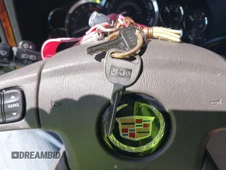 2005 Cadillac Escalade z VIN 1GYEC63T65R164307, wystawiony jako IAAI lot #42015617 z przebiegiem 173 270 mil mil oraz . Historia ofert i sprzedaży dostępna na DreamBid. Obrazek 11.