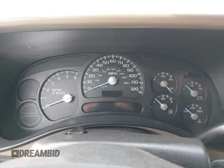 2005 Chevrolet Silverado 1500 LS z VIN 2GCEC13T951159829, wystawiony jako IAAI lot #42238798 z przebiegiem Nie podano mil oraz . Historia ofert i sprzedaży dostępna na DreamBid. Obrazek 7.
