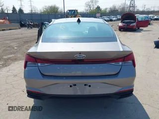 2023 Hyundai Elantra SEL z VIN KMHLS4AG8PU598217, wystawiony jako IAAI lot #41973842 z przebiegiem 9 756 mil mil oraz . Historia ofert i sprzedaży dostępna na DreamBid. Obrazek 17.