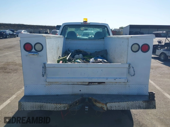 2000 Ford F-350 XL with VIN 1FTSF30L8YEB14930, listed as a IAAI auction lot 42290265 with 112,402 mi miles and . Bid and sale history available at DreamBid. Image 16.