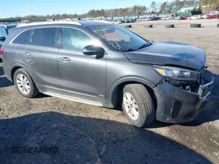 2019 Kia Sorento LX with VIN 5XYPGDA3XKG437009, listed as a IAAI auction lot 41239976 with 88,089 mi miles. Bid and sale history available at carsss.com. Image 1.